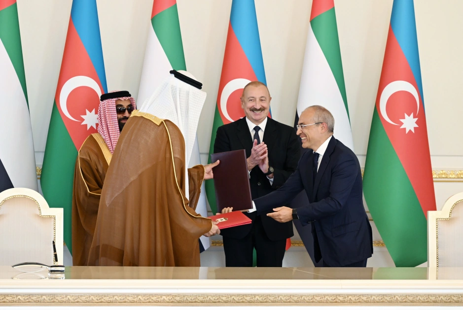 President Ilham Aliyev receives UAE National Security Advisor (PHOTO)