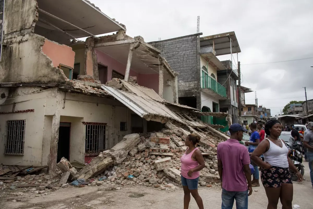 Deadly quake in western Colombia leaves buildings collapsed across major cities