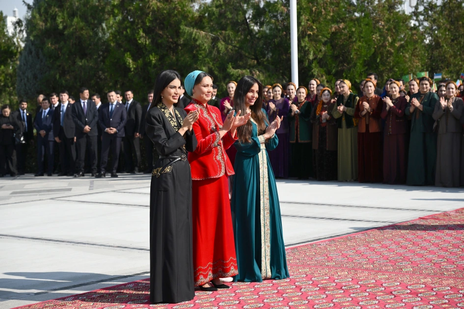 Heydar Aliyev Foundation VP Leyla Aliyeva attends opening of MAMA “Mother Nature” international art exhibition in Ashgabat (PHOTO)