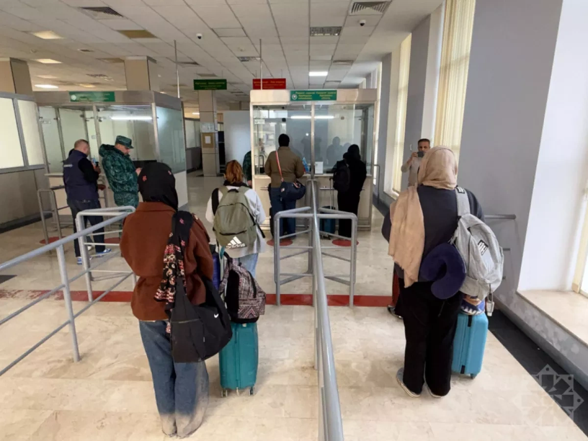Mass evacuation underway: 39 Indian nationals enter Azerbaijan from Iran PHOTO