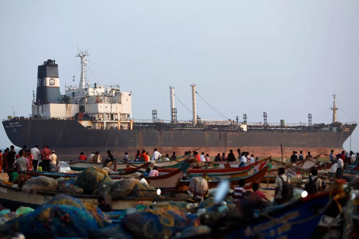 Bloomberg: India drops dollar for Russian oil purchases