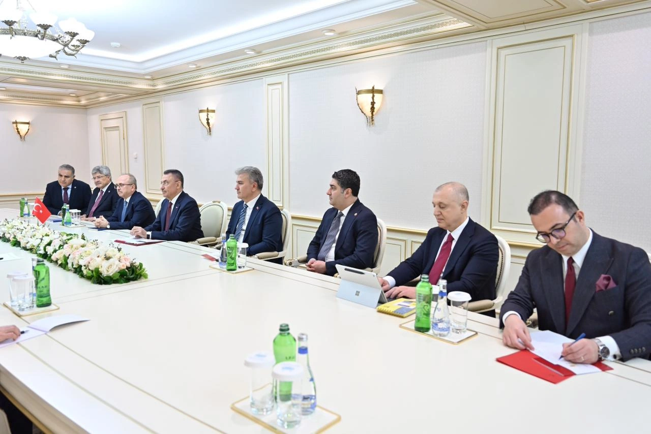 Azerbaijan, Türkiye strengthen bilateral ties in parliamentary meeting (PHOTO)