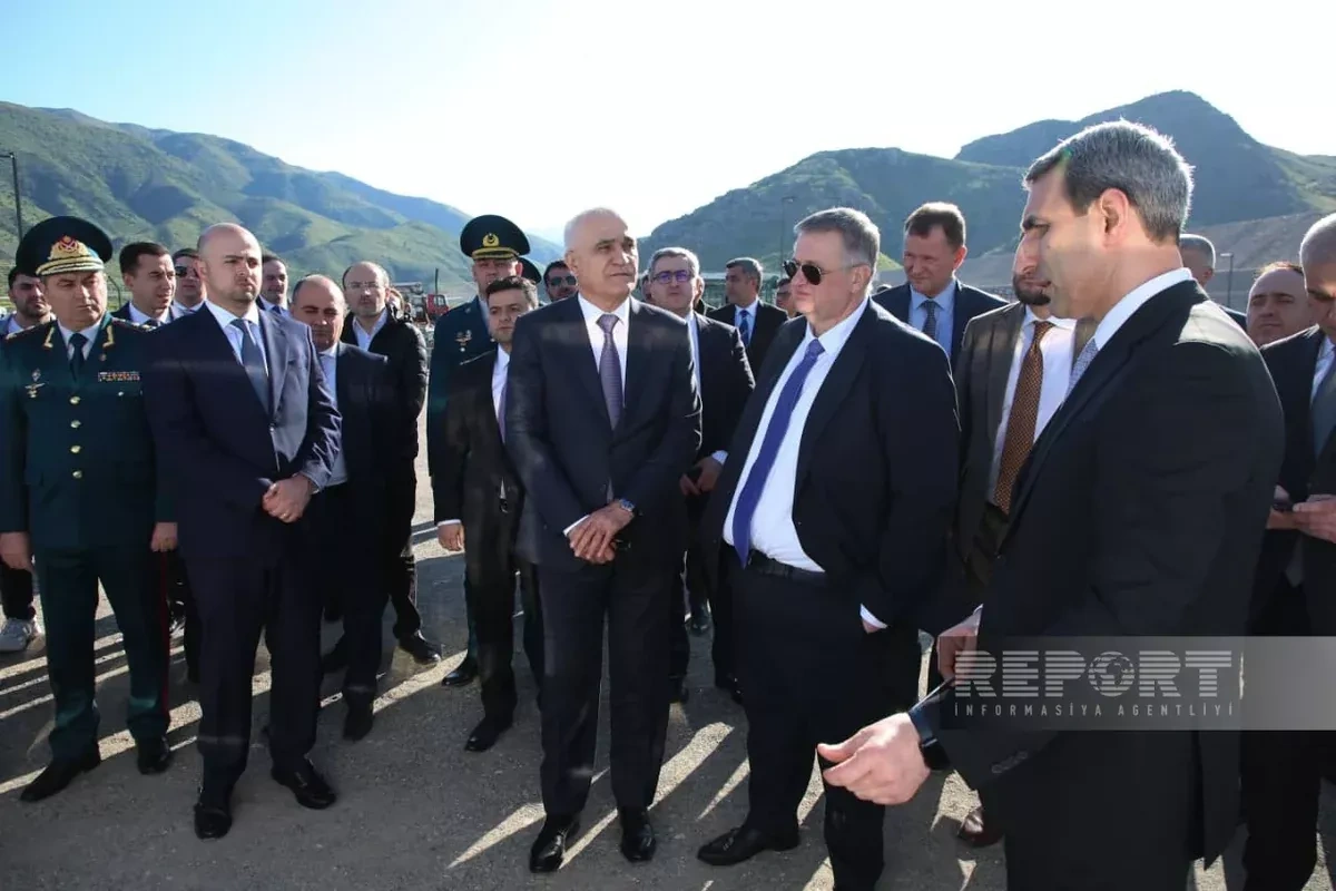 Azerbaijan, Russia inspect progress on strategic Aghband bridge project PHOTO