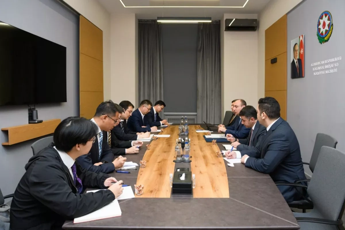 Baku, Beijing discuss expanding transport, logistics cooperation