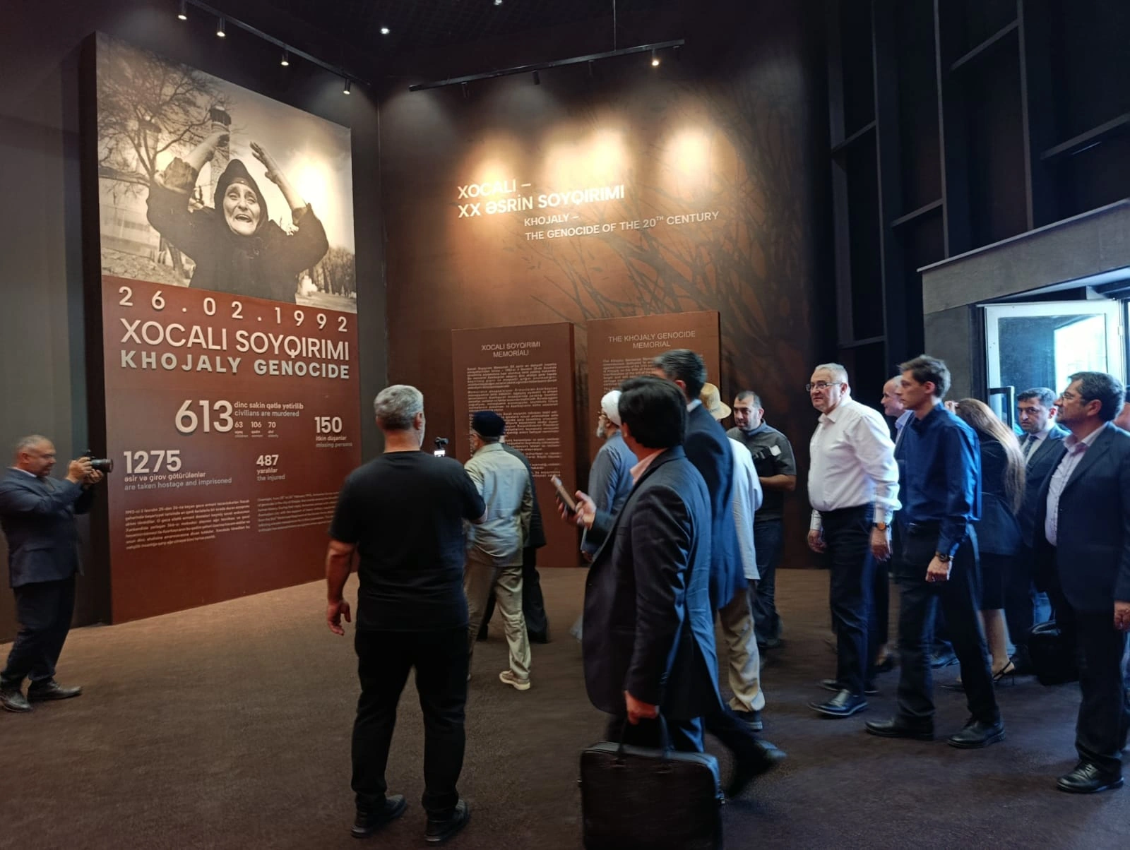 Participants of int'l conference on Sheikh Bakuvi visit Khojaly genocide complex (PHOTO)