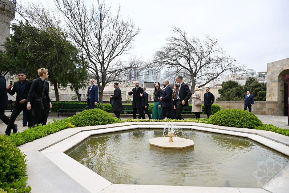 Lithuanian PM explores Azerbaijan’s historic Icherisheher (PHOTO)