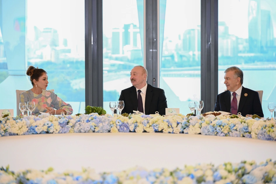 President Ilham Aliyev and First Lady Mehriban Aliyeva host official reception in honor of heads of state and delegations participating in WUF13 (PHOTO/VIDEO)