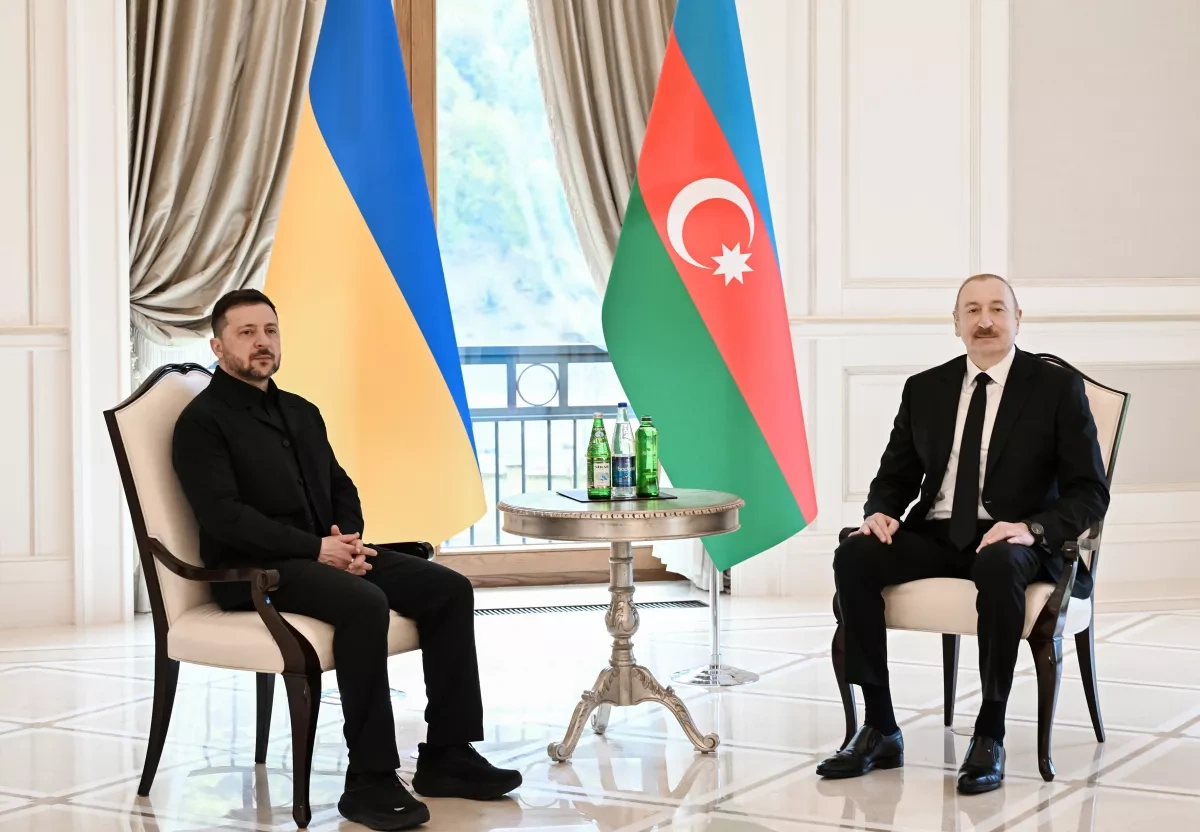 Ukrainian president arrives in Azerbaijan for working visit photo