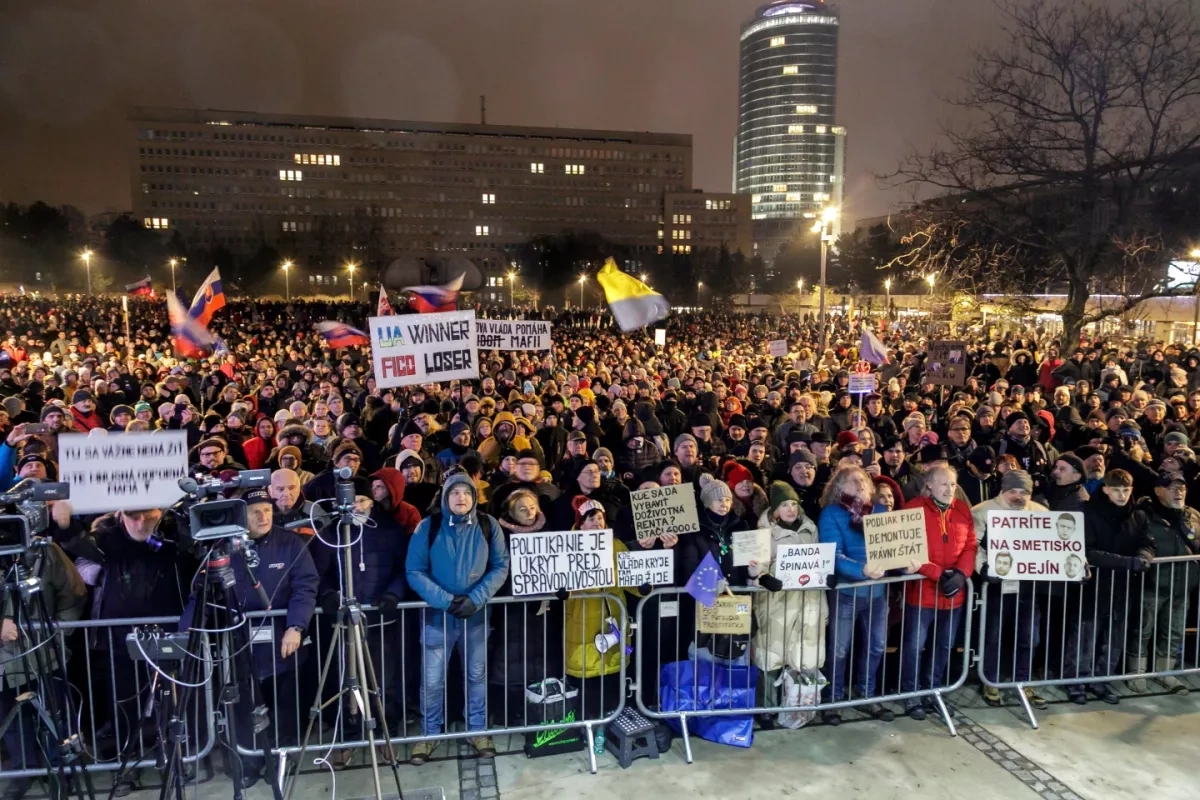 Thousands rally across Slovakia against government’s anti-corruption reforms