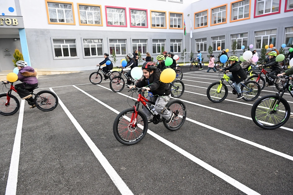 Heydar Aliyev Foundation VP Leyla Aliyeva and Alena Aliyeva visit STEAM center and Secondary School No. 37 in Ganja (PHOTO)