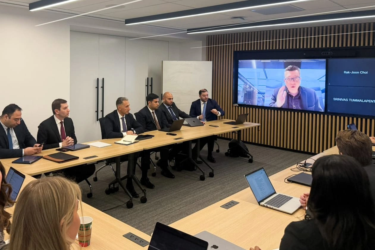 Azerbaijan discusses Middle Corridor dev't with U.S. company (PHOTO)