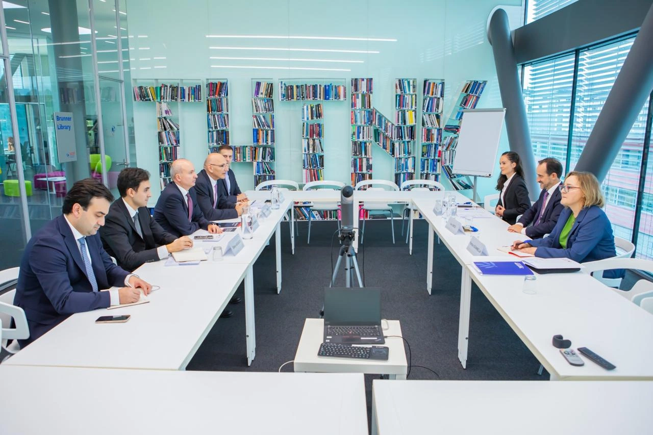 Azerbaijan, GCSP discuss continuing cooperation in research and education (PHOTO)