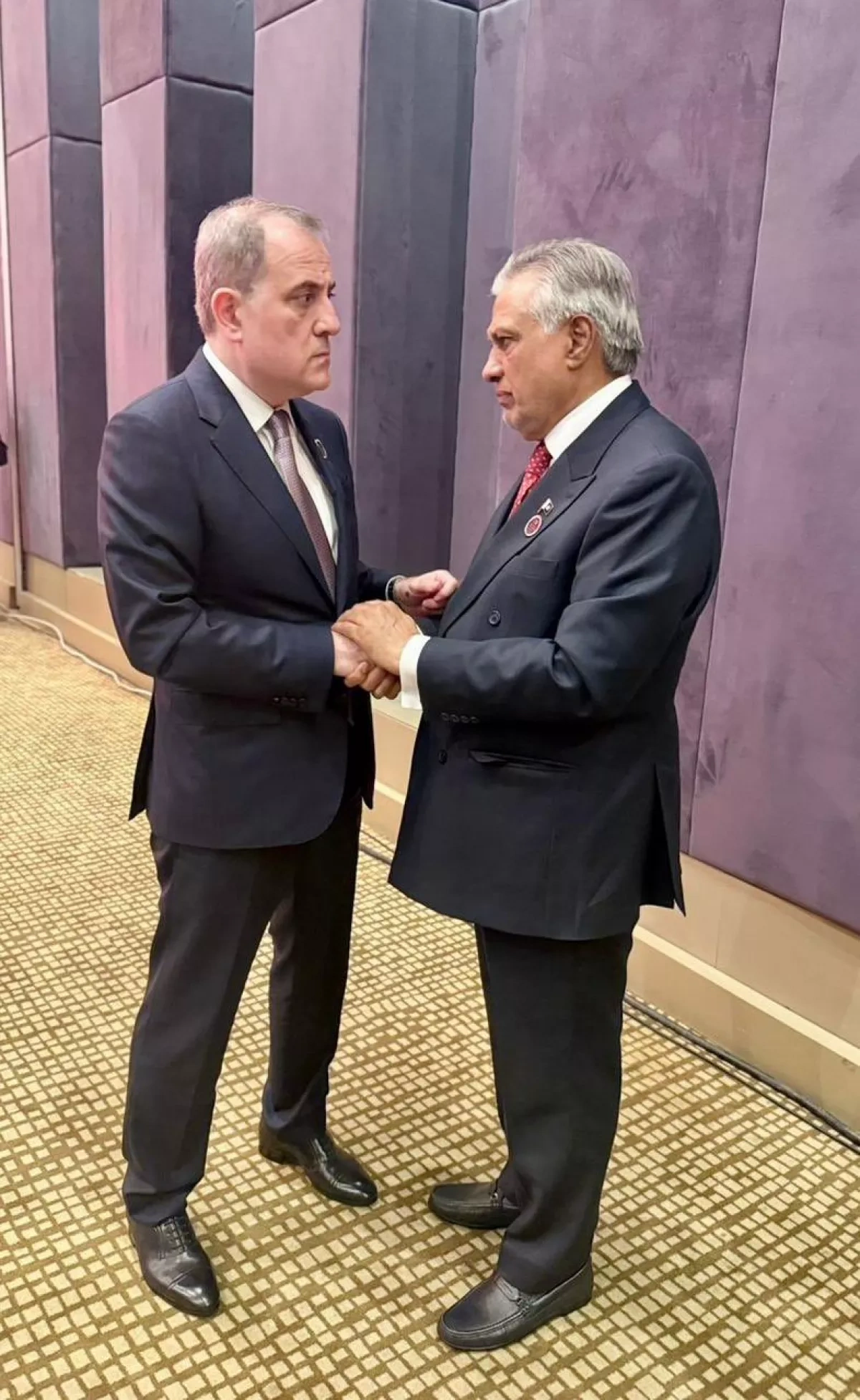 Azerbaijani, Pakistani top diplomats discuss regional situation in Antalya