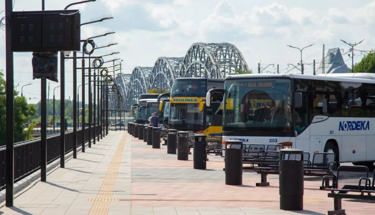 Latvia phases out bus services to Belarus without formal ban