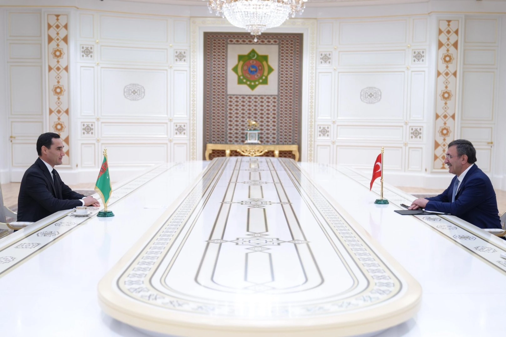 Turkmen president receives Turkish vice president