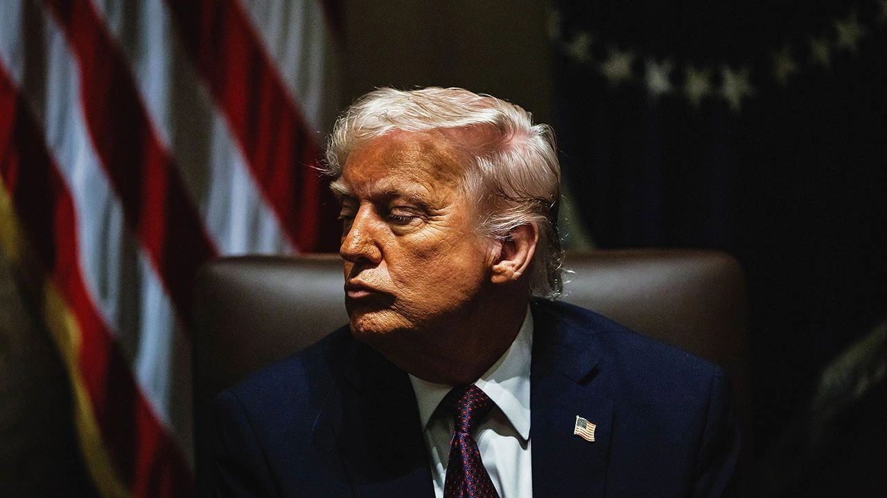 Trump posts photo of captured Maduro (PHOTO)