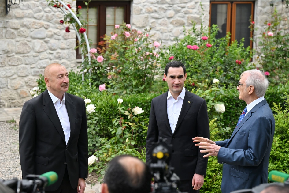 President Ilham Aliyev and President Serdar Berdimuhamedov visit Bulbul's house-museum in Shusha (PHOTO)