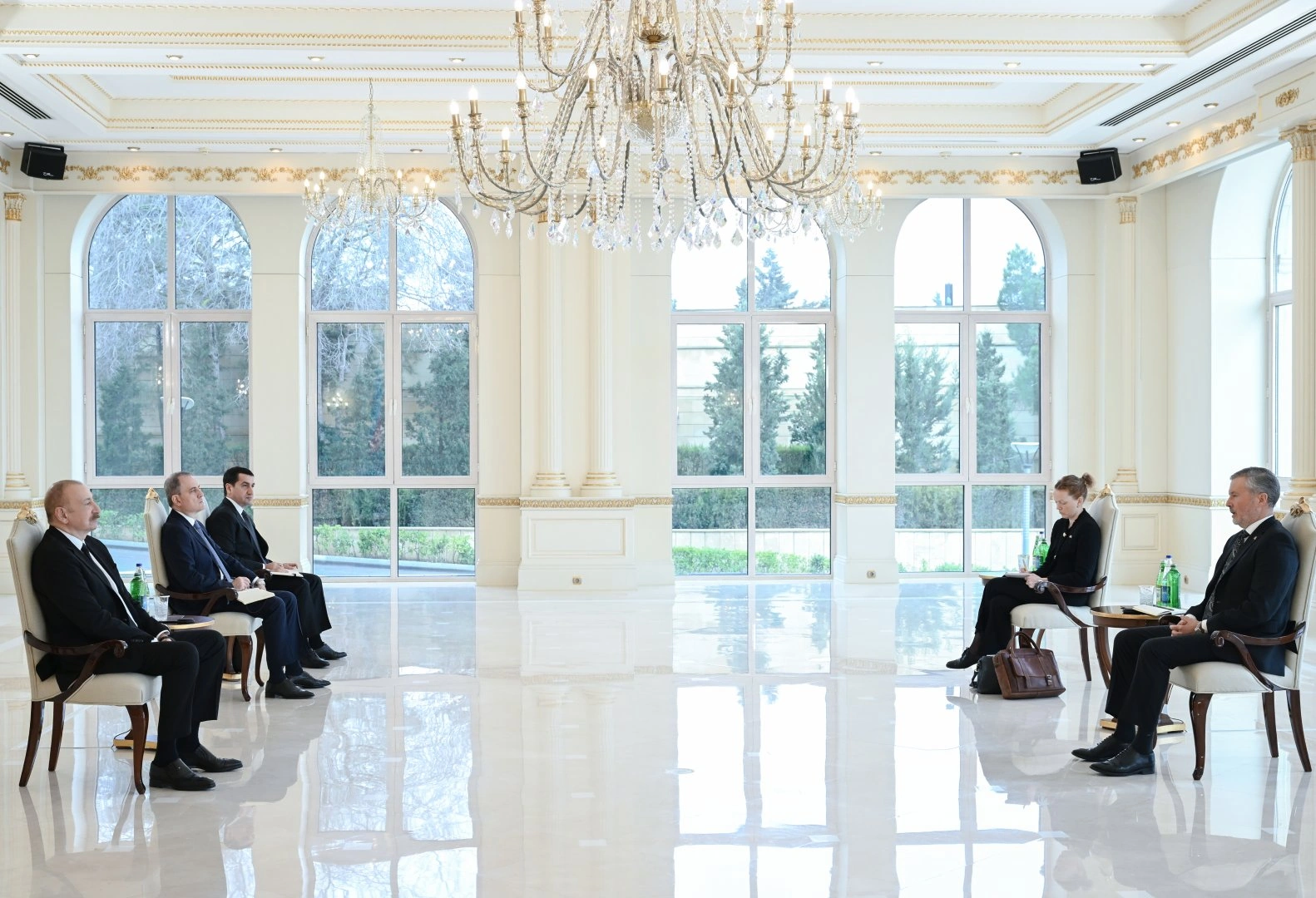 President Ilham Aliyev accepts credentials of Norway's newly appointed ambassador (PHOTO)
