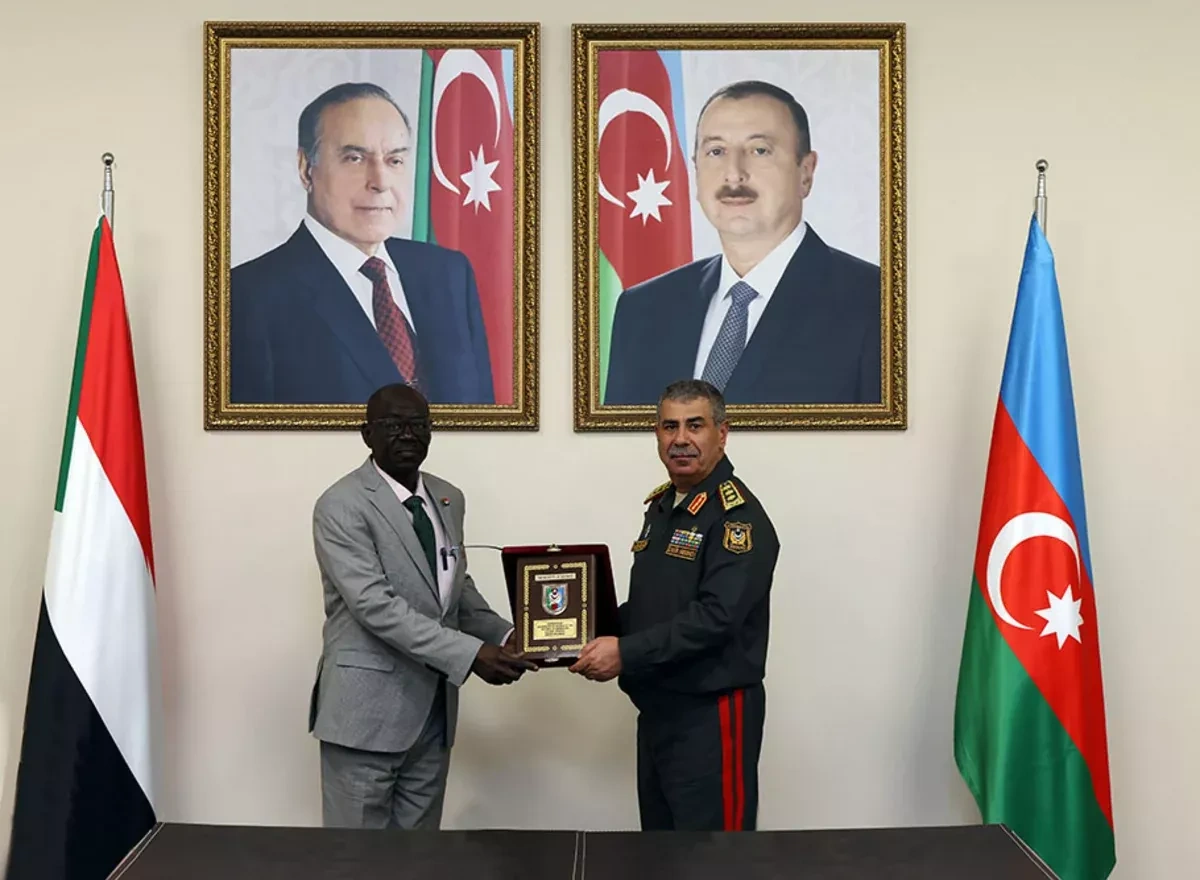 Azerbaijan, Sudan eye stronger defence ties PHOTO