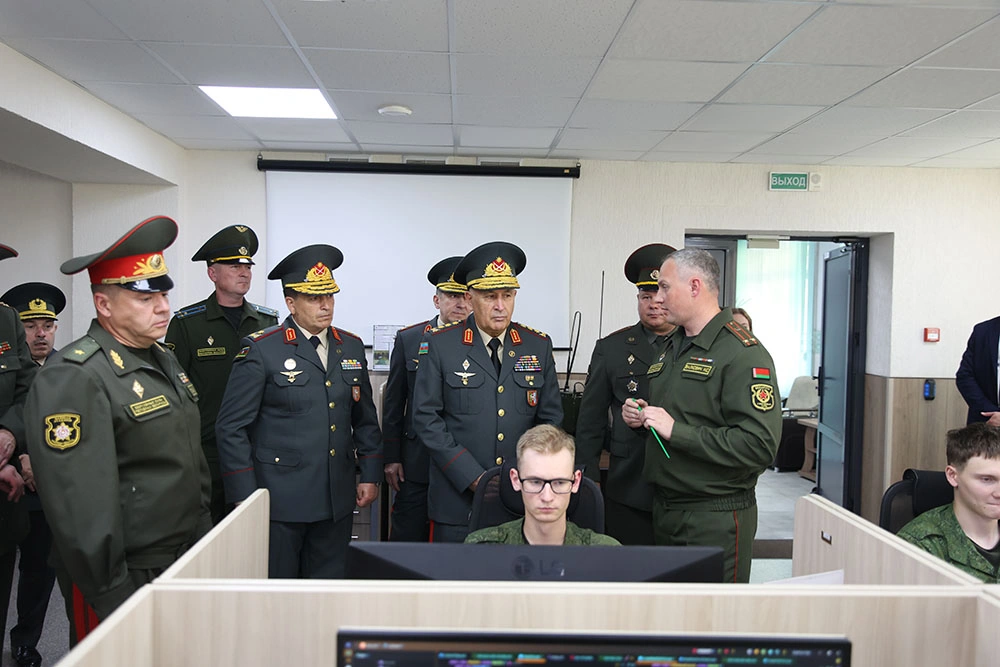 Chief of General Staff of Azerbaijan Army arrives on official visit to Belarus (PHOTO)