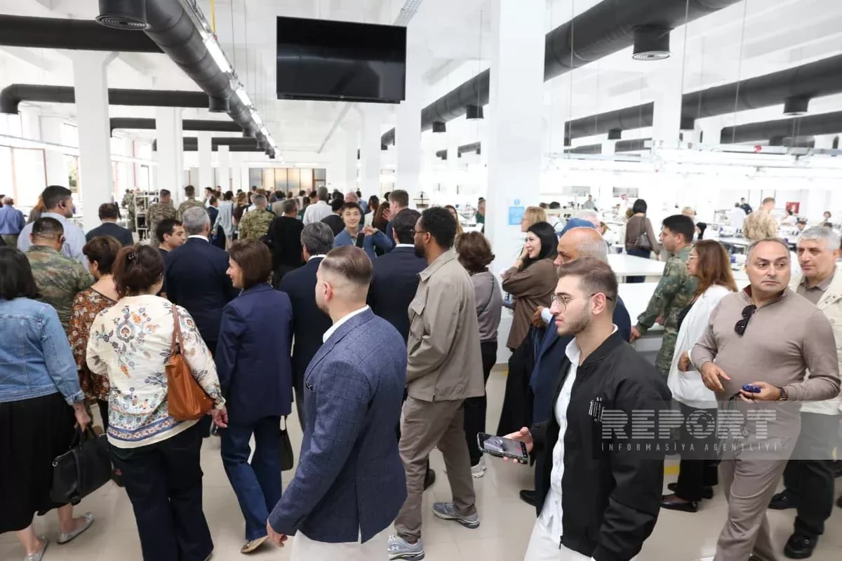 Foreign diplomats tour garment factory in Azerbaijan's Khankendi PHOTO