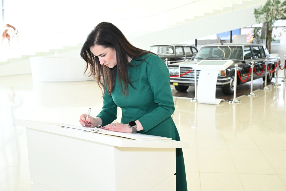 Lithuanian Prime Minister Inga Ruginienė visits Heydar Aliyev Center (PHOTO)