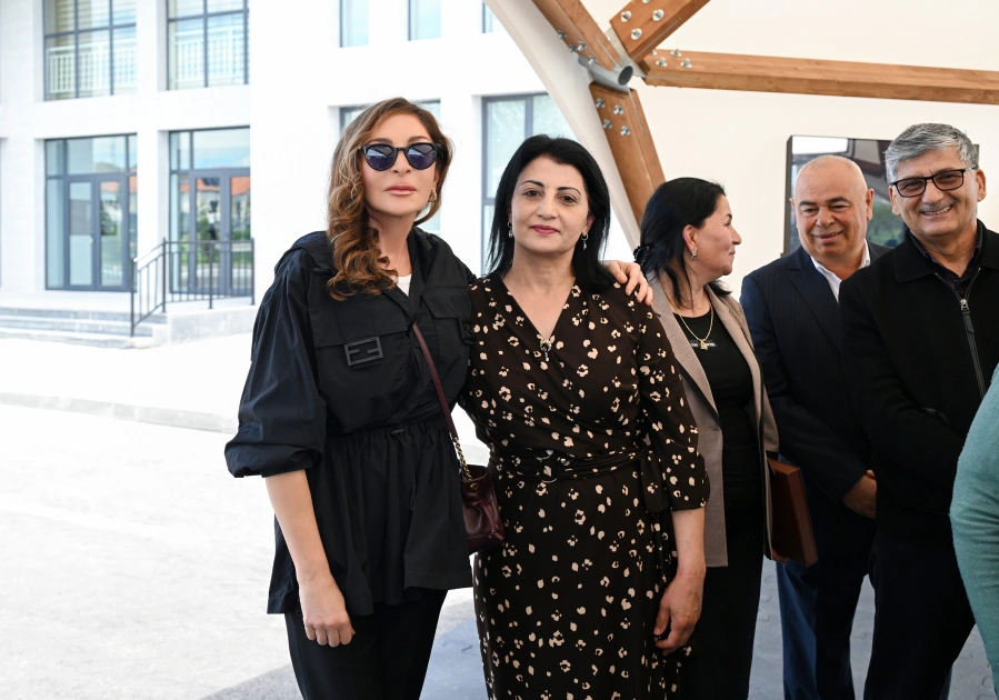 President Ilham Aliyev, First Lady Mehriban Aliyeva meet with residents of Shukurbeyli village of Jabrayil district (PHOTO)