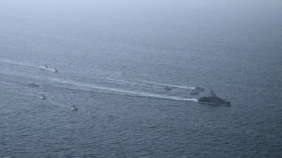 Iran closes Persian Gulf to American ships