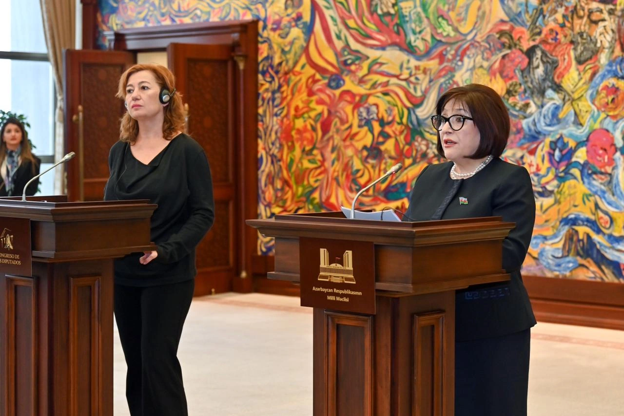 Azerbaijani, Spanish speakers deliver press statements following bilateral talks