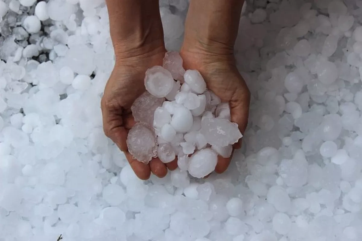 Baseball-sized hail storms batter Missouri, causing widespread damage