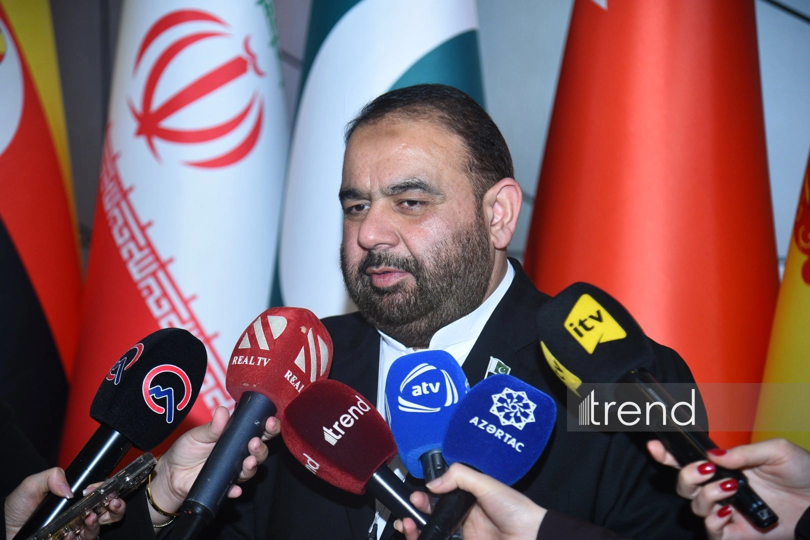 Artful pavilions and jazzy exhibits flag opening of OIC Cultural Festival in Baku (PHOTOS)
