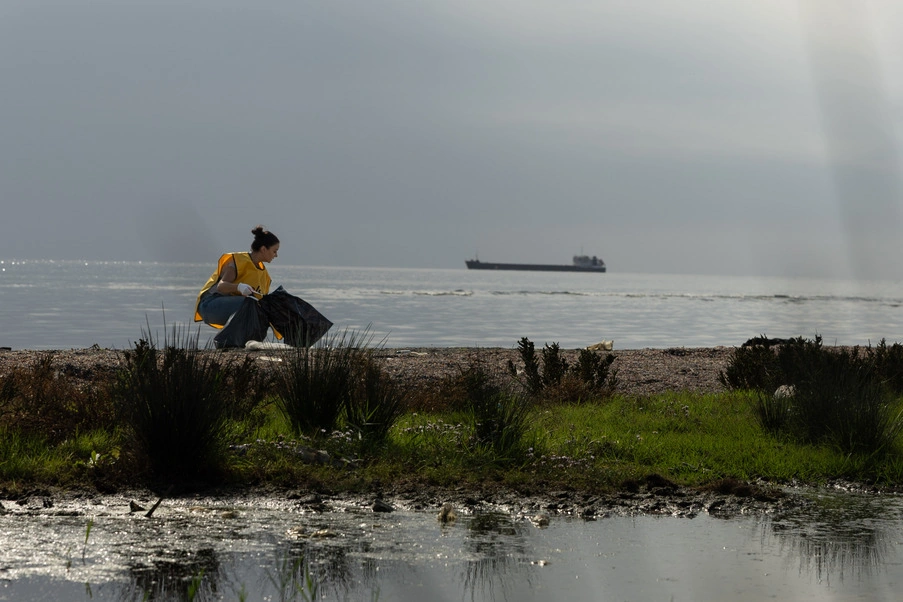 Hovsan beach cleaned as part of Yelo Bank’s “Bright Shores” campaign (PHOTO)