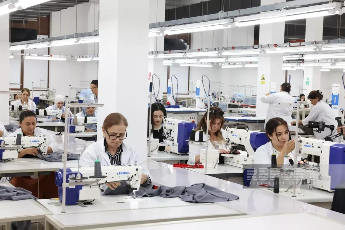 Foreign diplomats tour garment factory in Azerbaijan's Khankendi PHOTO