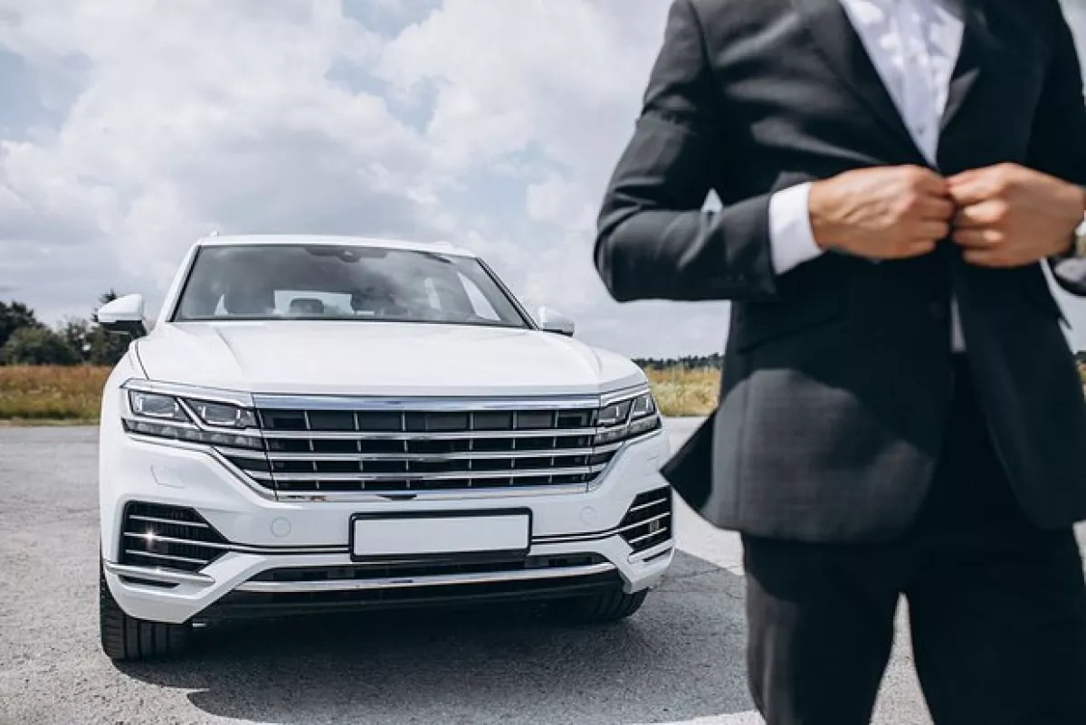 Russia proposes luxury tax on high-end cars, yachts and helicopters