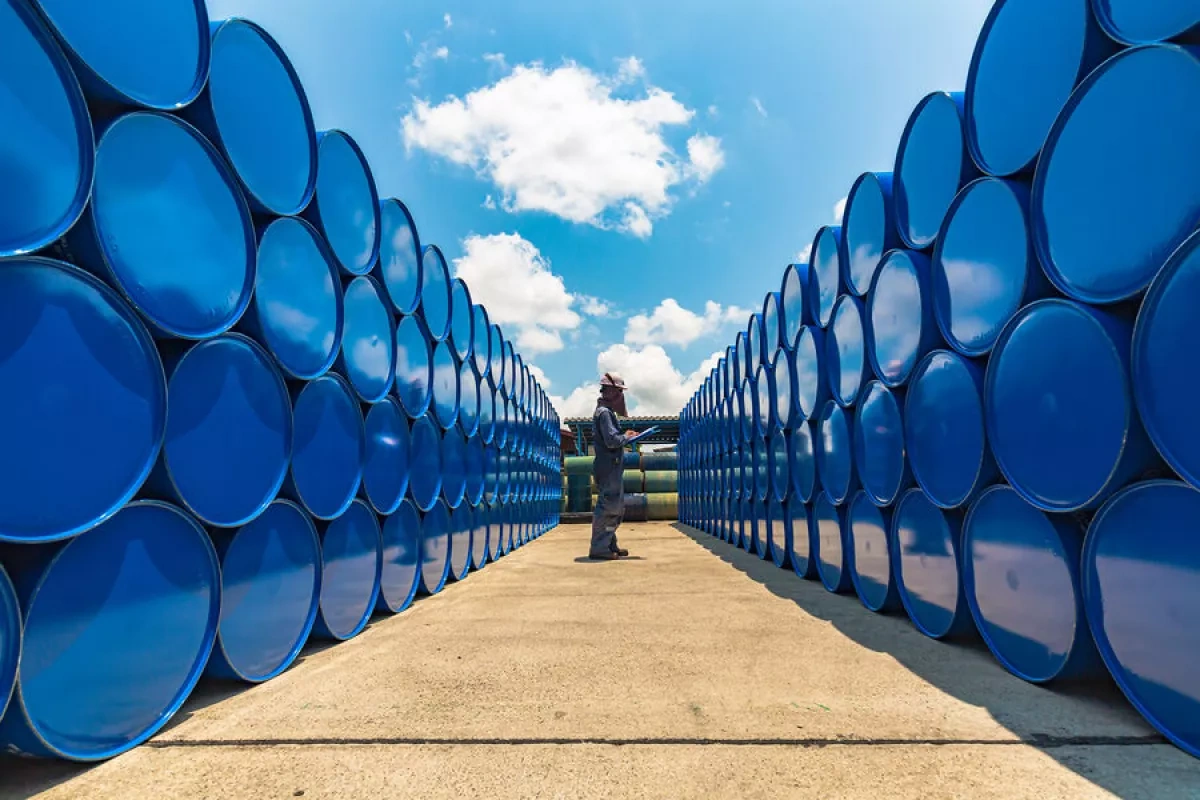 Russia extends full ban on petrol exports until January 2027