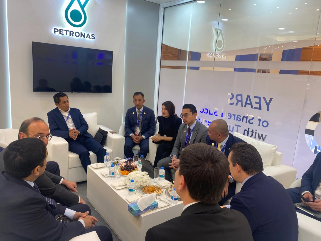 Uzbekneftegaz, Petronas discuss long-term gas supplies, joint projects