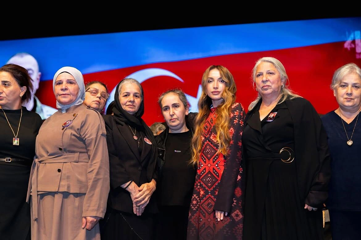 Alena Alieva shares footage from premiere of "44" film (PHOTO)