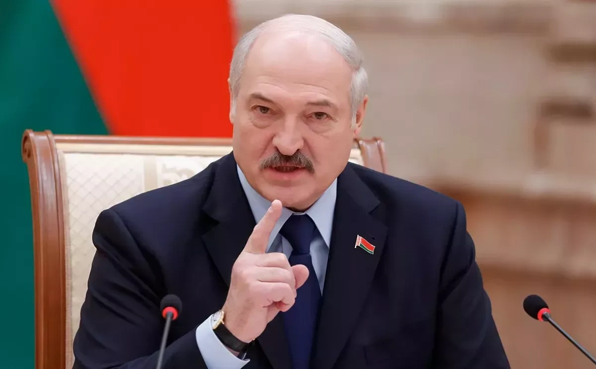 Lukashenko says Belarus has weapons to defend “from Brest to Vladivostok”