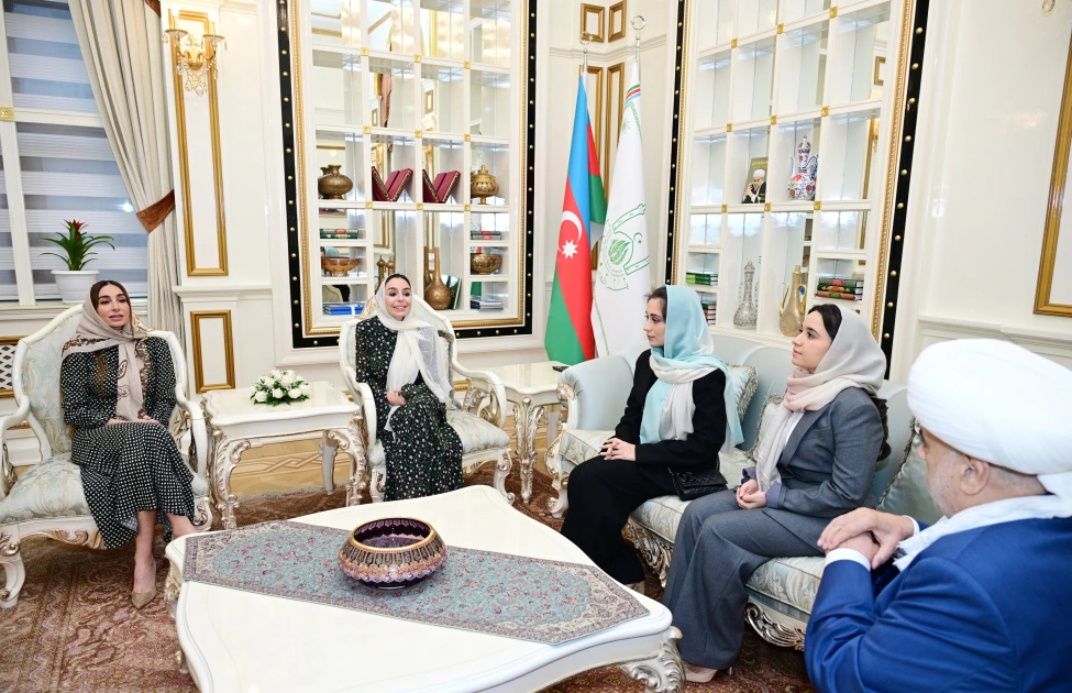 Leyla Aliyeva and Arzu Aliyeva attend Iftar ceremony held on occasion of holy month of Ramadan (PHOTO)