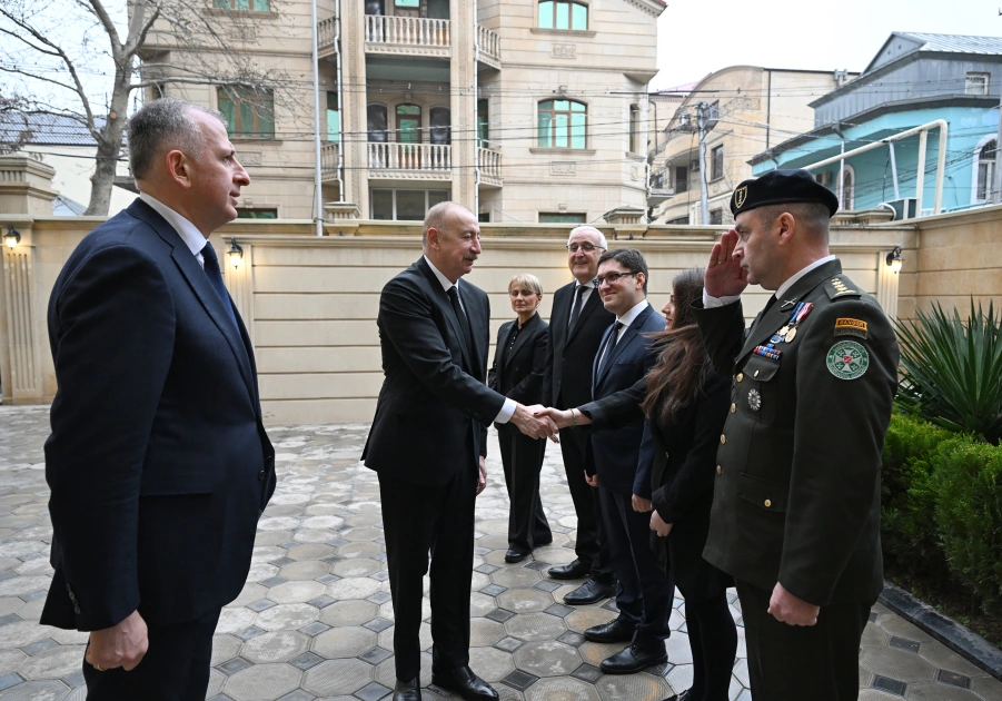 President Ilham Aliyev visits Georgian Embassy in Azerbaijan and offers condolences (PHOTO)
