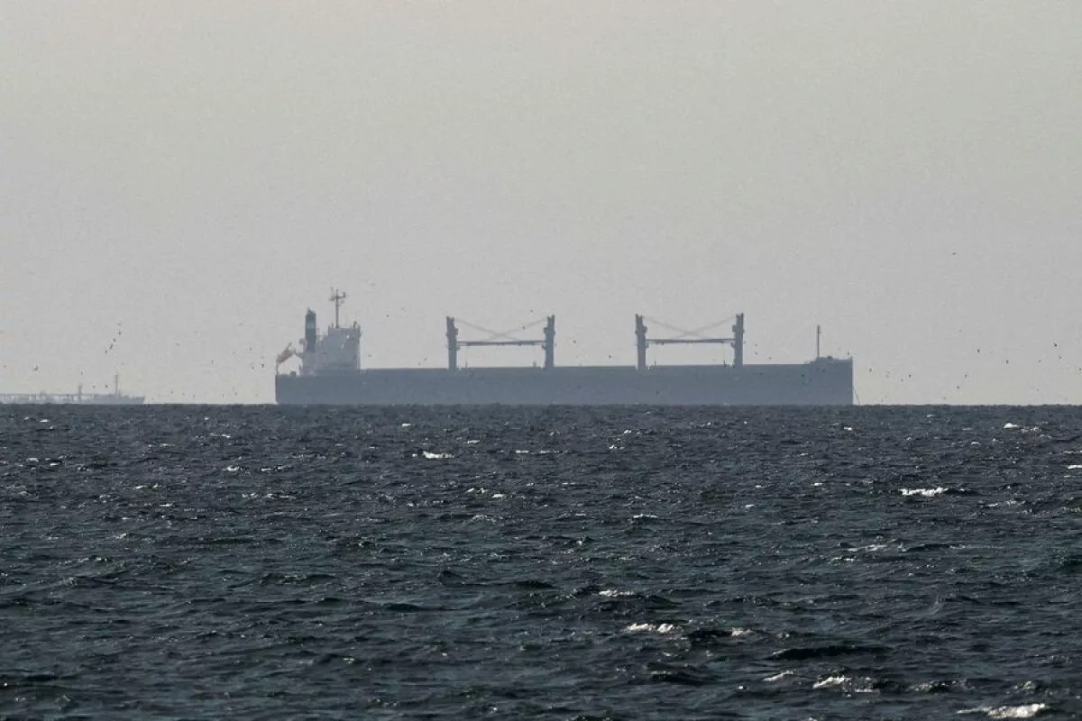 Reuters: Three oil supertankers pass through Strait of Hormuz