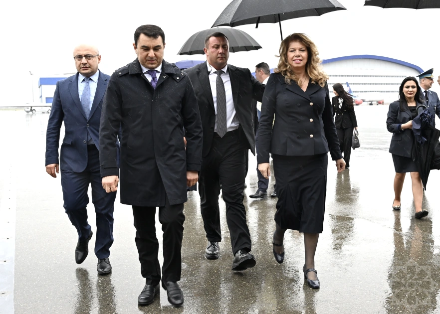 President of Bulgaria arrives in Azerbaijan on visit (PHOTO)