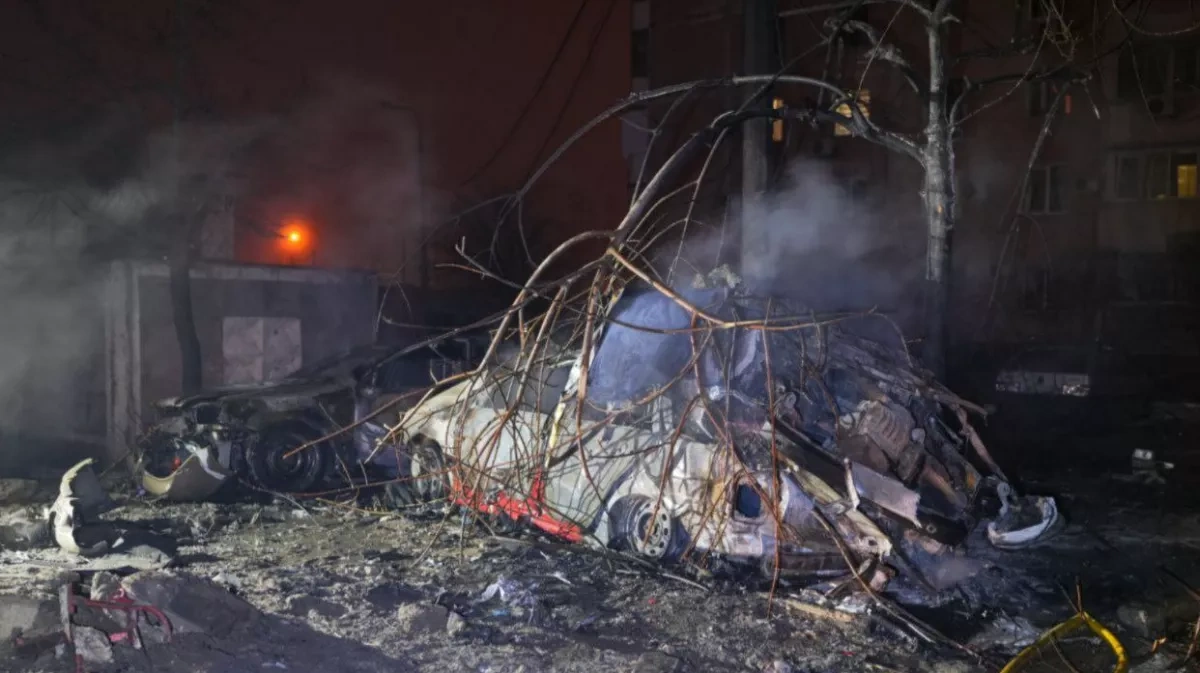 Woman dies, four others hurt after Russia massively strikes Zaporizhzhia PHOTO