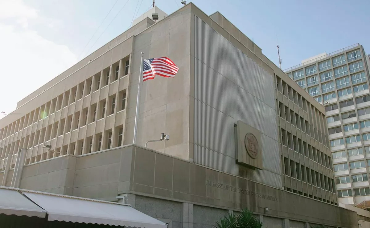 US embassy organises buses to Egypt for its citizens in Israel