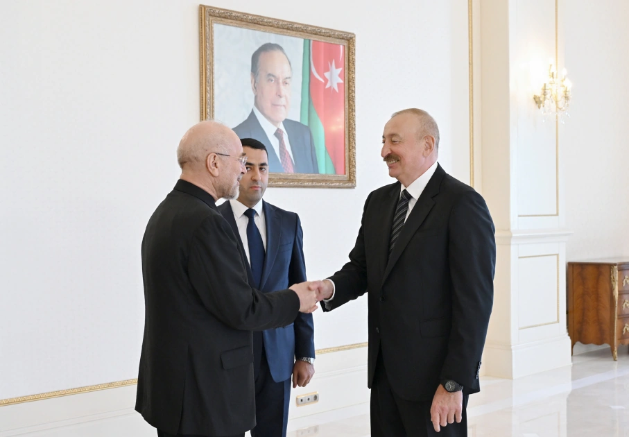 President Ilham Aliyev receives delegation led by Chairman of Islamic Consultative Assembly of Iran (PHOTO)