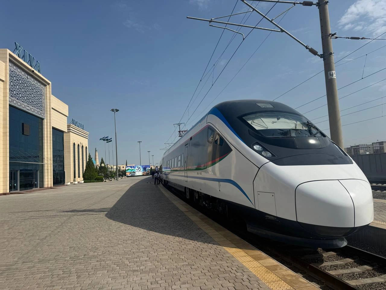 Uzbekistan launches high-speed electric trains on Urgench-Khiva route