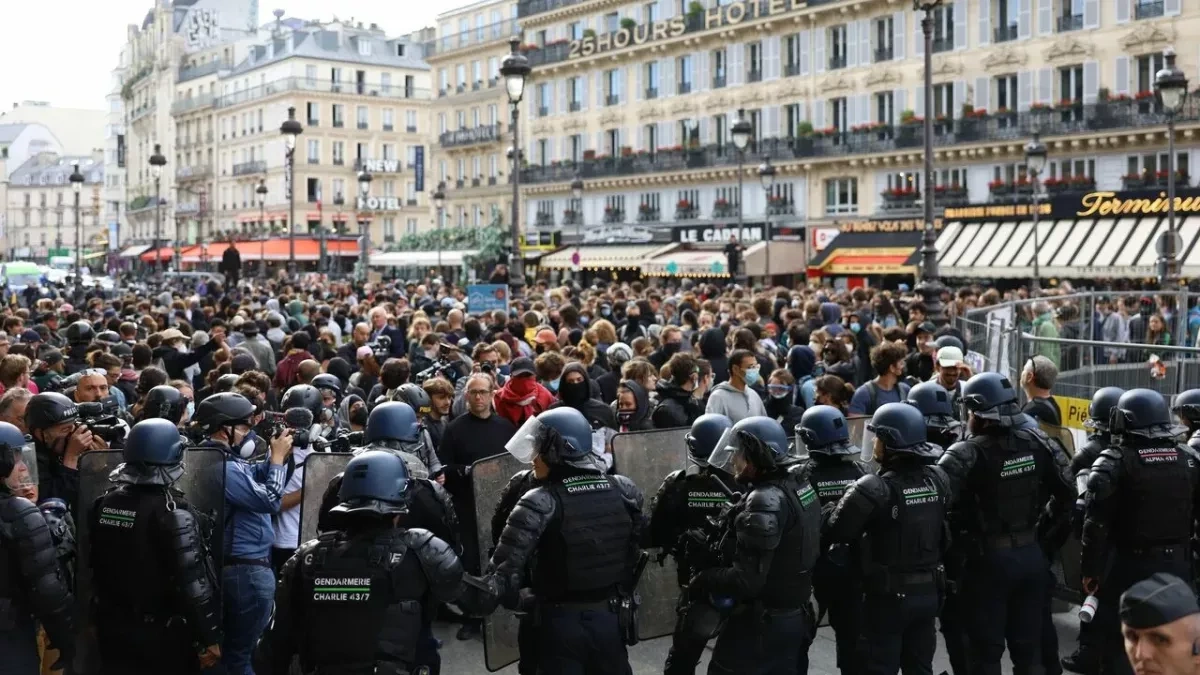 French public-sector workers strike over pay ahead of 2027 budget