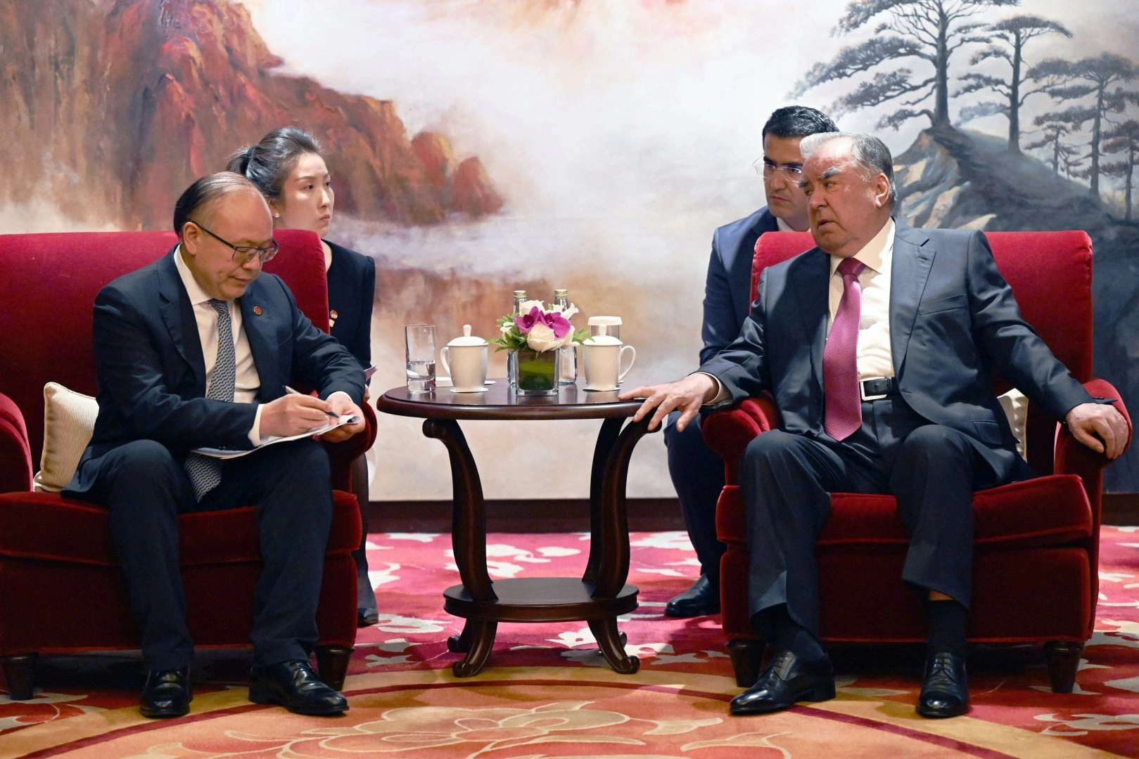 President of Tajikistan holds meeting with Chairman of CITIC Group Board of Directors