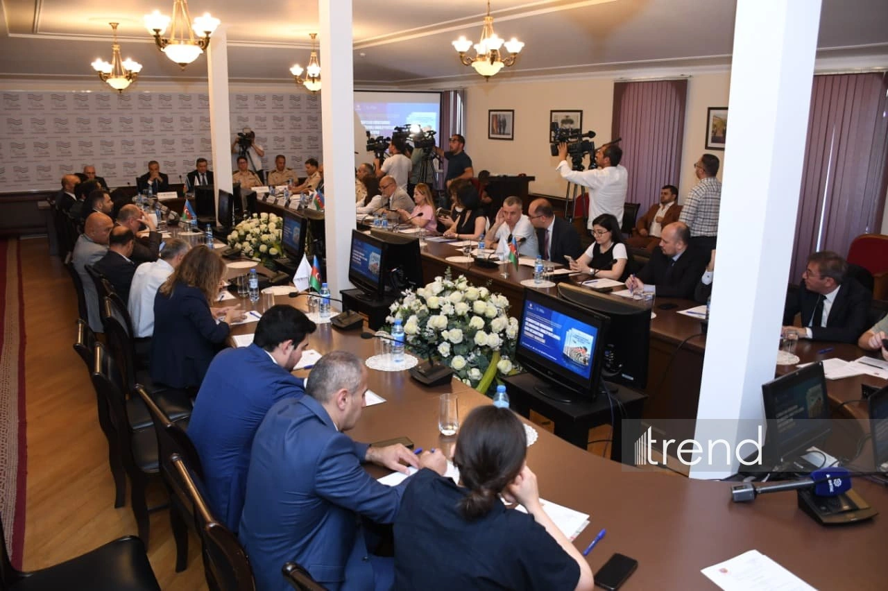 Azerbaijan presents report on its army's peacekeeping operations (PHOTO)