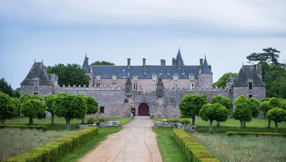 Stand gives way at French castle before show, leaving 16 injured